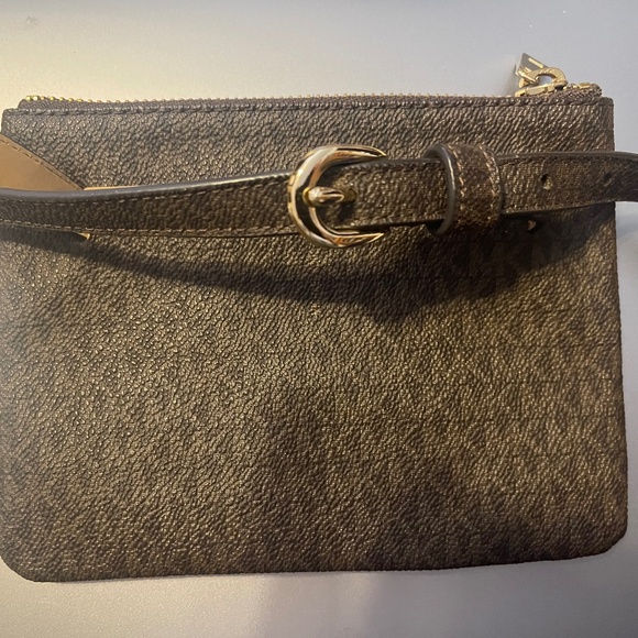 Michael Kors Fanny Pack / Belt Bag - Picture 2 of 2